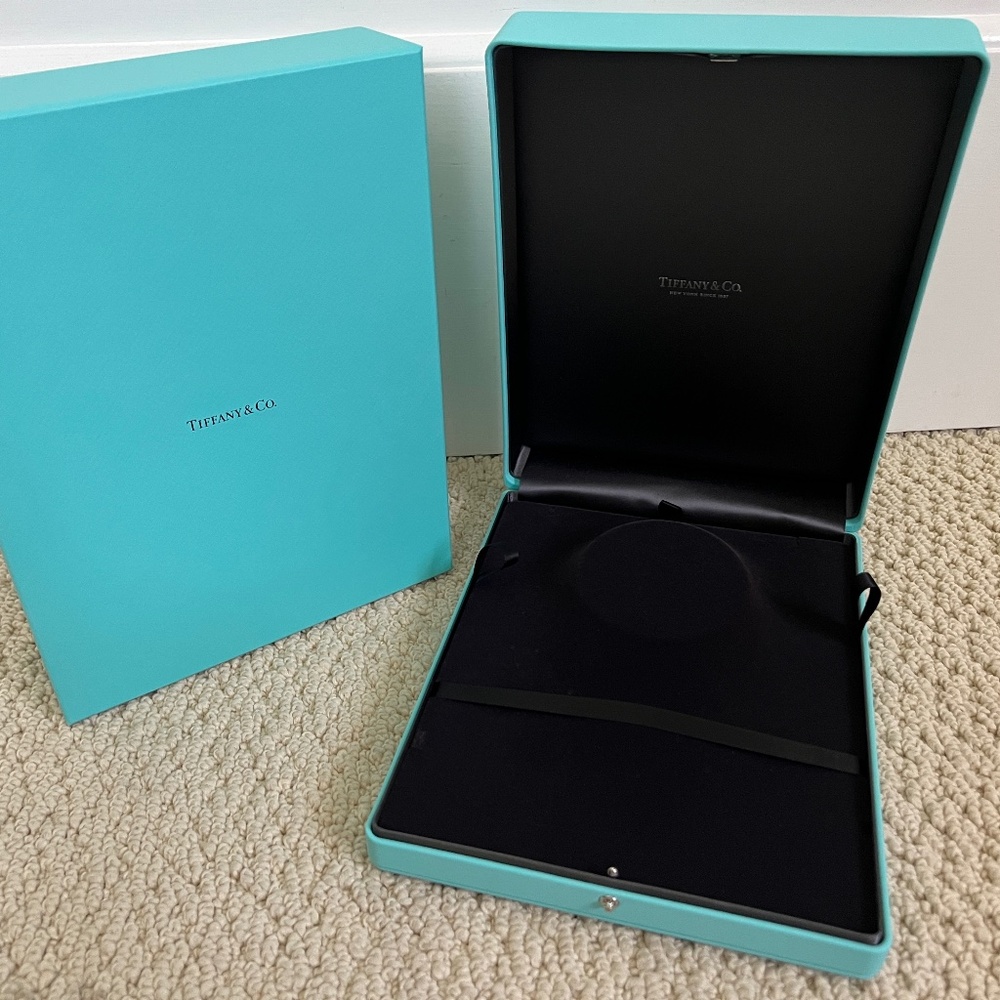 Tiffany & Co Blue Leather Necklace Jewelry Empty Display Presentation Case + Box